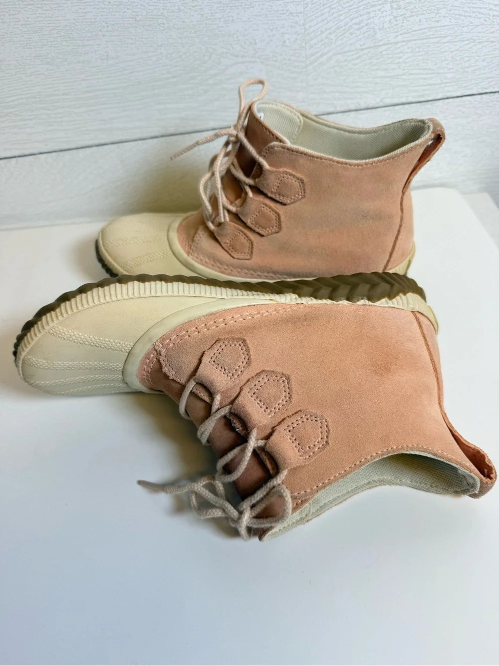 Sorel Out ‘N About Women's Beige and pink suede waterproof ankle boots size 9